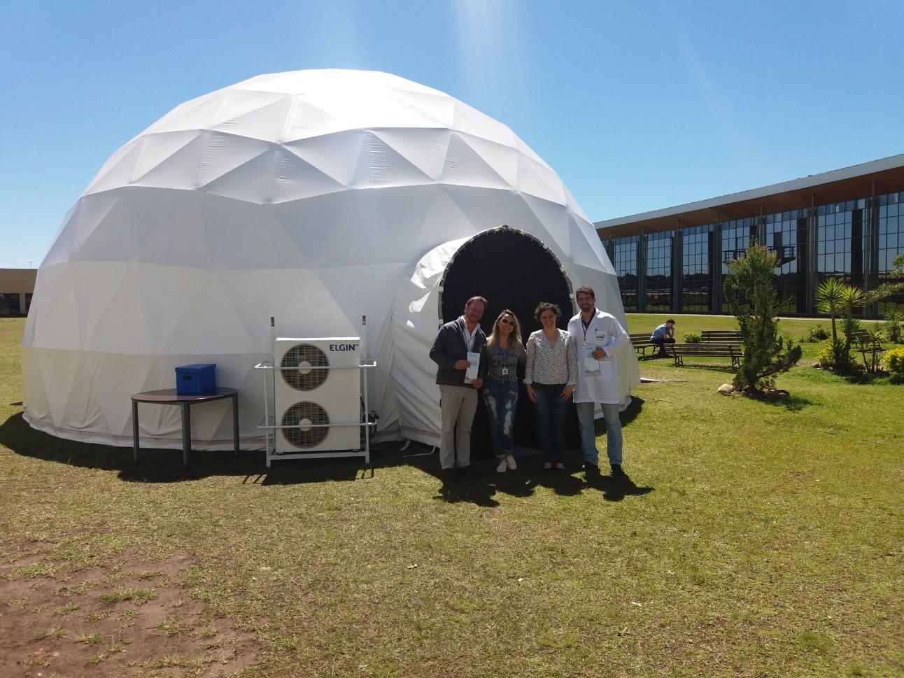 Dome Geodsico, instalado na fbrica da Renault, foi utilizado na capacitao dos lderes durante o projeto
                                          de Gesto para Longevidade