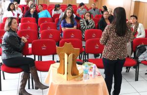 Evento em comemorao ao Dia das Mes acontece no Capo Raso