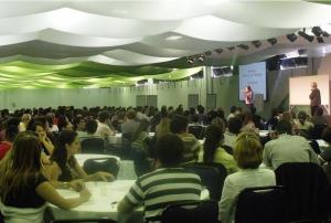 Humberto Maturana, Ximena D?�vila e Gloria Cano, da Escola Matriztica de Santiago, participaram do evento e falaram aos novos agentes sobre a��o �tica e efetiva no desenvolvimento local.