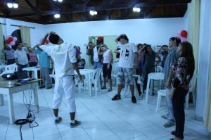 As pessoas sonharam com o bairro daqui a dez anos e listaram prioridades como um centro de conviv�ncia do idoso, biblioteca, cal�adas, replantio da mata ciliar do rio e trabalho de conscientiza��o ambiental
